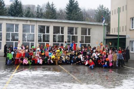 Maškare Kettejeve šole so na pustni torek oživele mestne ulice 21